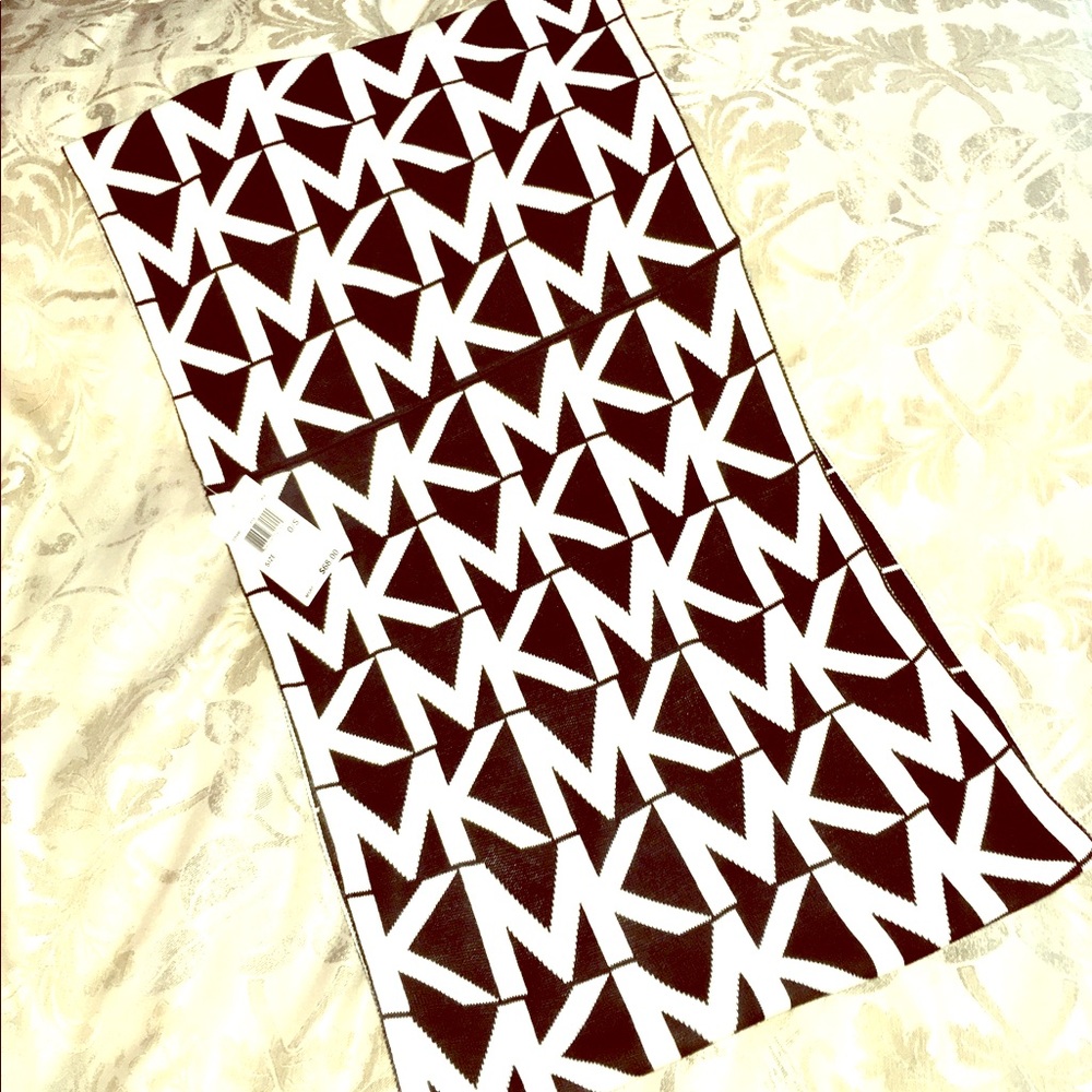 MICHAEL KORS INFINITY SCARF